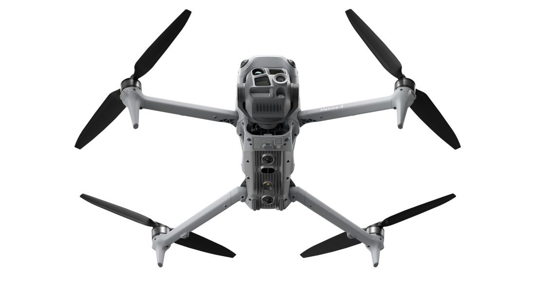 DJI Matrice 4 Thermal, DJI, Professional Drones, Drones, Usage : Precise aerial inspection from long distances, Safety, Security and Inspection, Thermal and RGB imaging, Max flight time (minutes) : 49, Maximum distance : 25 Km., Drone Type : Quadcopter, Warranty : 2 Years, Manufacturer ref. : 190021119321, 